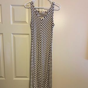 FLOOR LENGTH MAXI DRESS